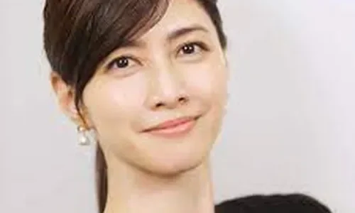 内田有紀 旦那との現在と結婚しない理由とは